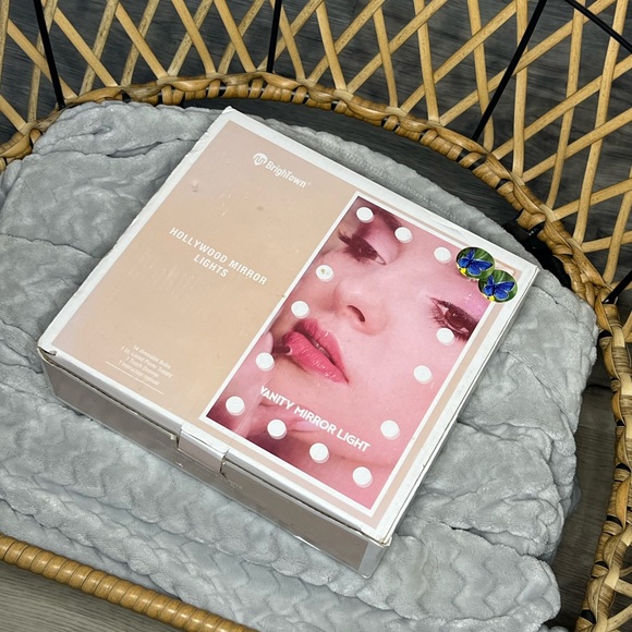 BrighTown Other - Hollywood Vanity Mirror Lights